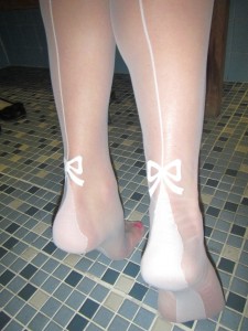white backseam cuban heel pantyhose feet reinforcement