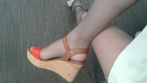 trying-on-shoes-with-fortissima-grey-pantyhose-on